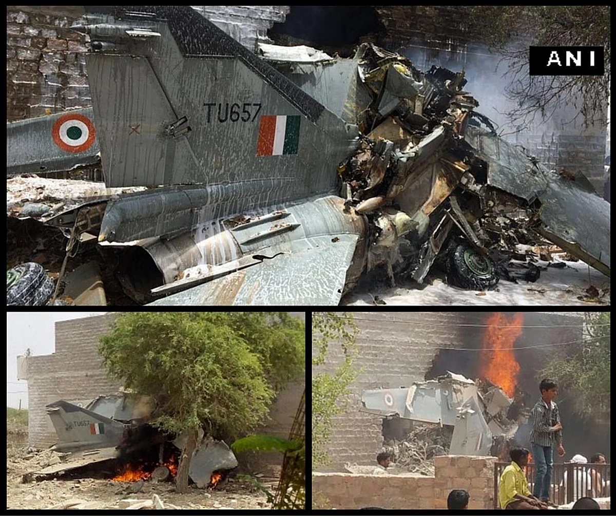 Damaged houses at the MiG-27 crash site in Jodhpur, Rajasthan on Monday, 13 June 2016. (Photo: ANI/<b>The Quint</b>)