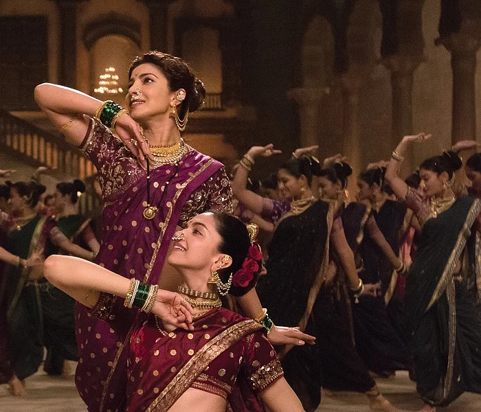 Priyanka Chopra and Deepika Padukone in a scene from <i>Bajirao Mastani</i> (Photo courtesy: YouTube/EROS Now)