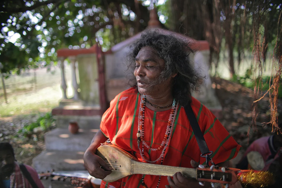 Tarak Das Baul, performs near Santiniketan, West Bengal. (Photo: Souvid Datta)