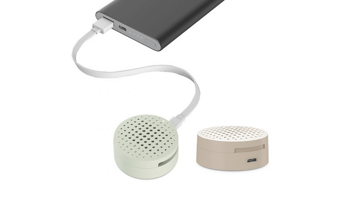 The device can be charged with a power bank. 