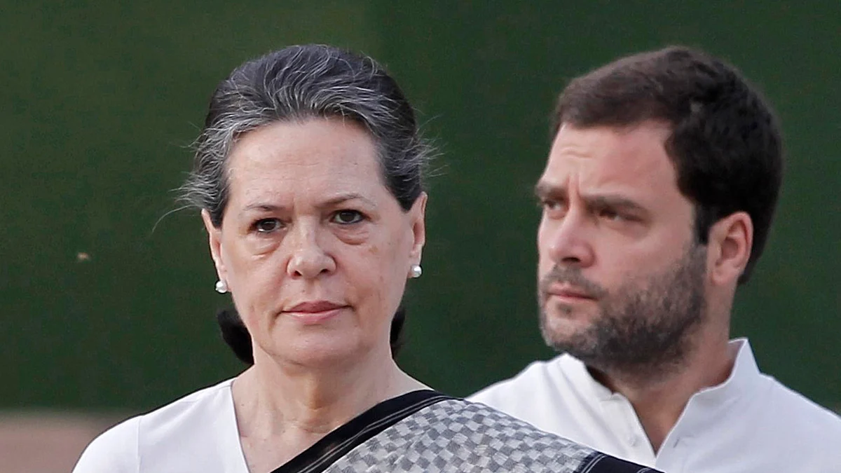 Sonia Gandhi with her son, Rahul Gandhi (Photo: Reuters)