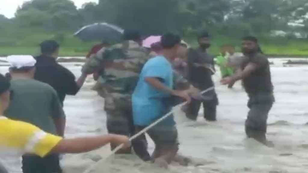 The Indian Army conducts rescue operations and evacuates people from the flood hit areas. (Photo: Anjana Dutta)