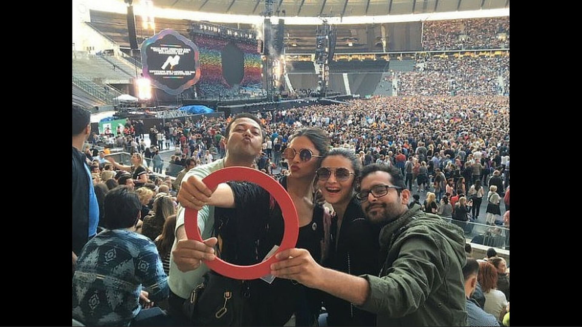Deepika Padukone and Alia Bhatt at the Coldplay concert with director Shakun Batra (Photo Courtesy: <a href="https://twitter.com/search?f=images&amp;vertical=news&amp;q=deepika%20coldplay&amp;src=typd">Twitter/@DeepikaPFC</a>)