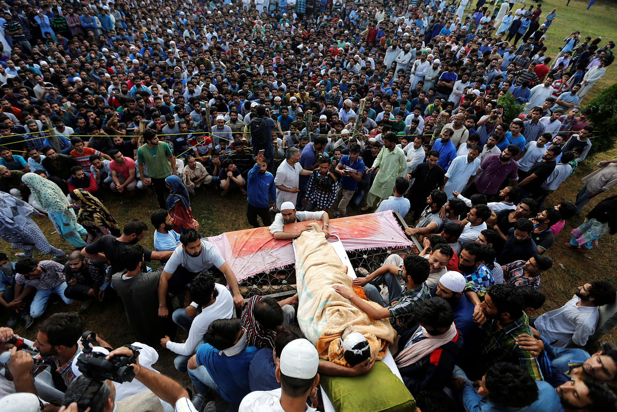 The funeral took place amid pro-Islam and pro-Azadi slogans.