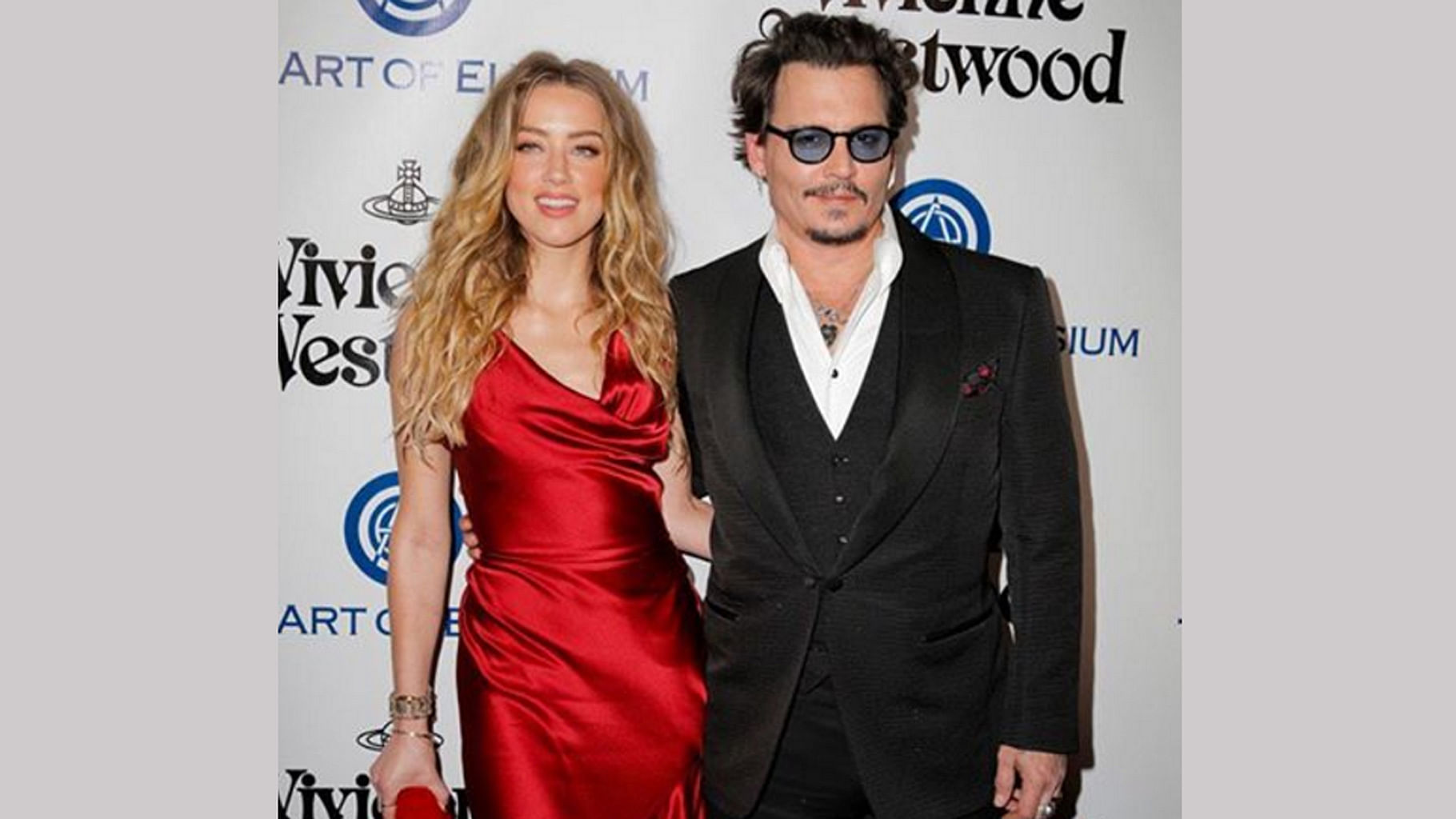 Amber Heard and Johnny Depp in happier days. (Photo Courtesy: Instagram/<a href="https://www.instagram.com/p/BHXK39ujoLD/?tagged=amberheard">Siterg</a>)