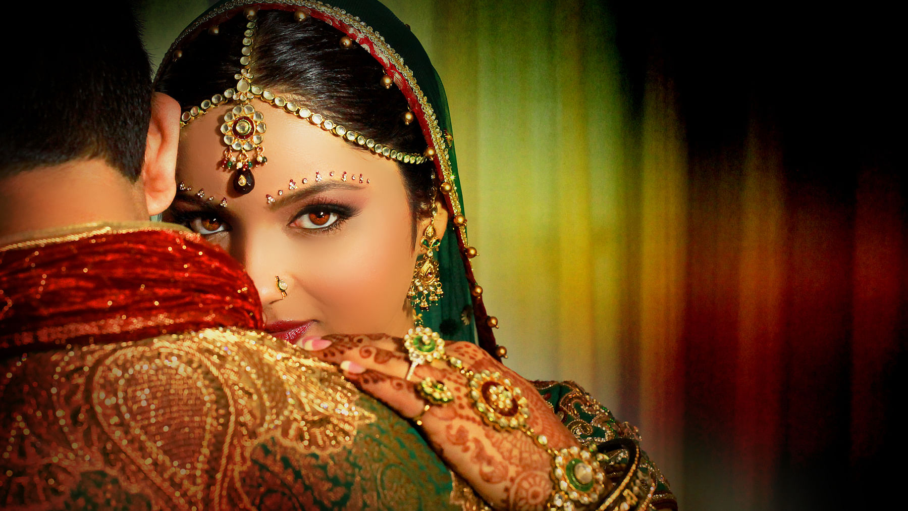How to get the best glow for your monsoon wedding. (Photo: iStock)