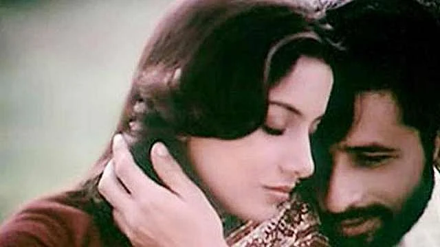 Shabana Azmi and Naseeruddin Shah in a still from <i>Sparsh</i>. 