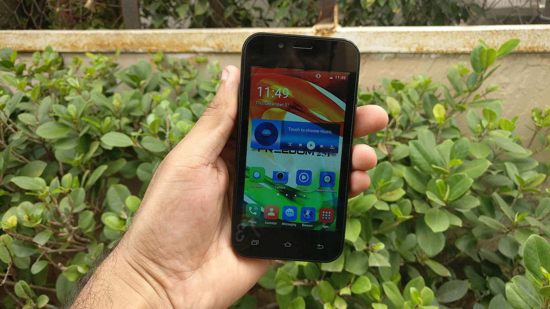 Freedom 251 phone from Ringing Bells. (Photo: <b>The Quint</b>)