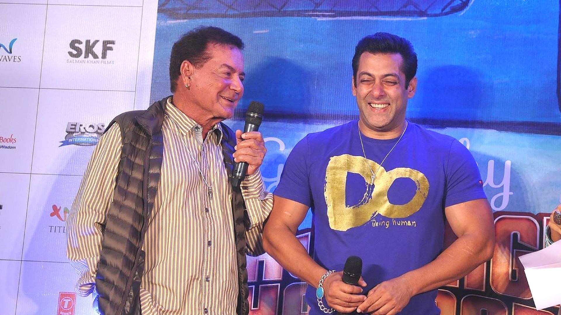 Salim Khan with Salman Khan at a <i>Bajrangi Bhaijaan</i> event. (Photo: Yogen Shah)