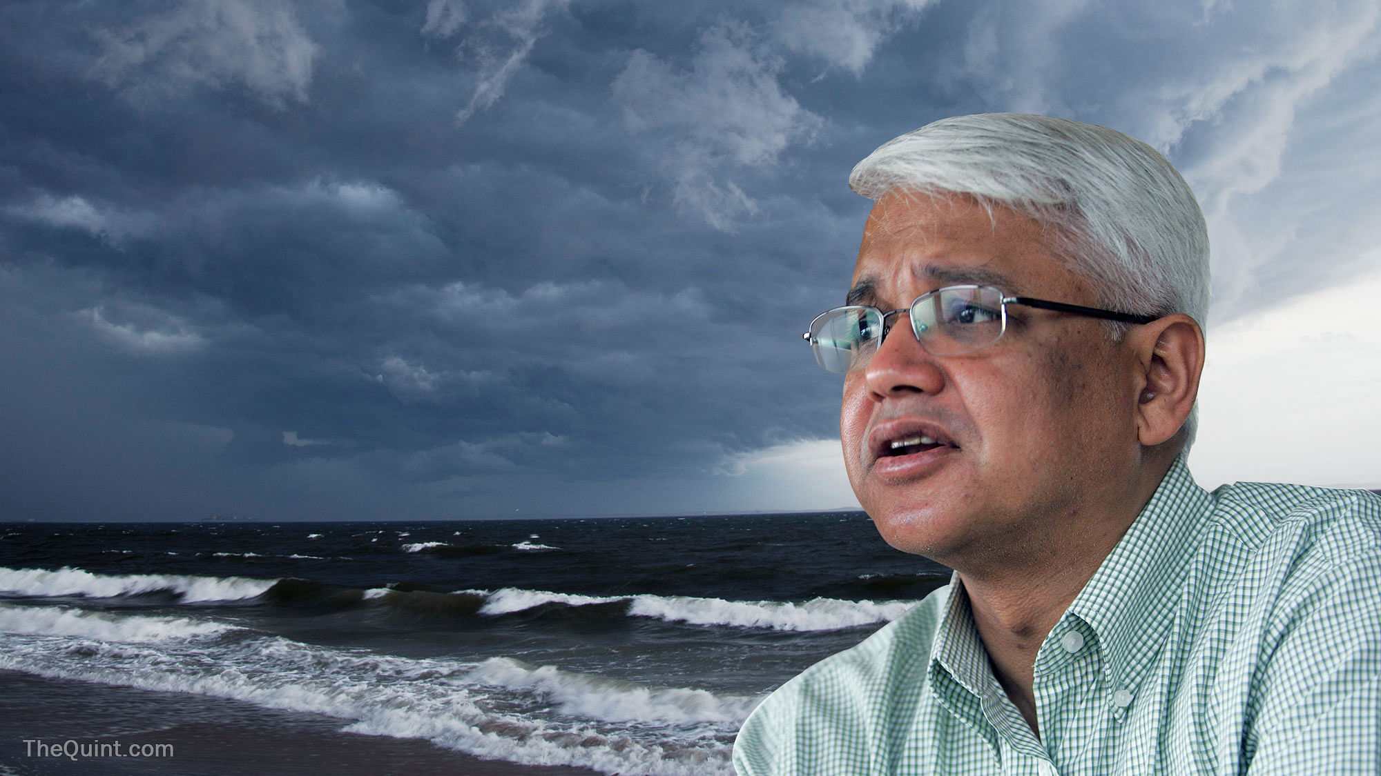 In ‘The Great Derangement: Climate Change and The Unthinkable,’ Amitav Ghosh writes about the threats posed by global warming. (Image altered by <b>The Quint</b>)