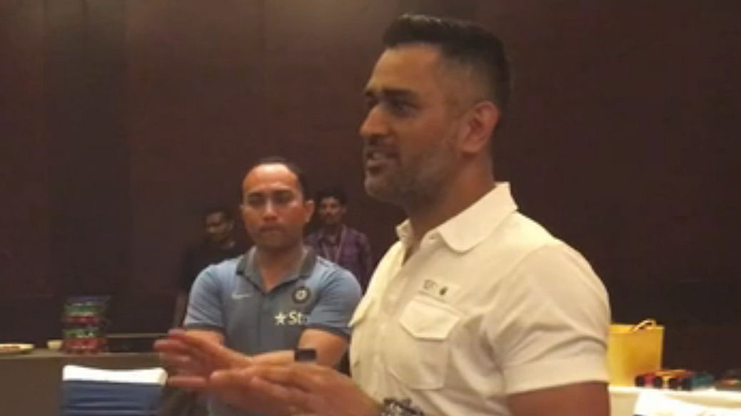 MS Dhoni speaks to the India team. (Photo: <a href="https://www.facebook.com/IndianCricketTeam/?fref=ts">Indian Cricket Team Facebook</a>)
