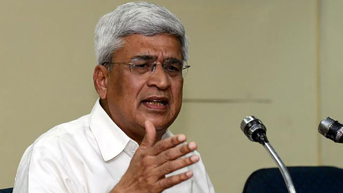 Prakash Karat’s article in ‘People’s Democracy’ about his party is full of half-truths, writes Suhit K Sen. 