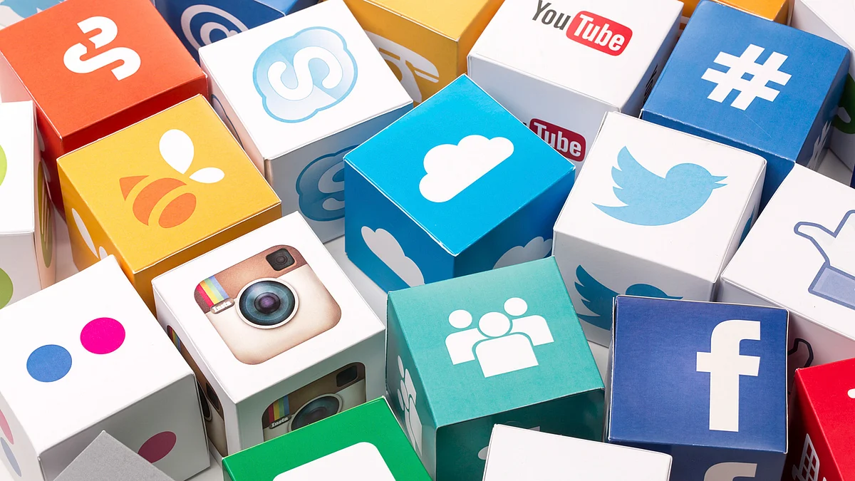 Bureaucrats may soon be allowed to participate freely on social media websites, but criticism of government will still be a no-no. (Photo: iStockphoto)