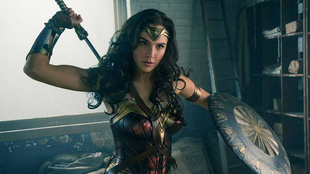 Dark Hair, Exotic Accent: ‘Wonder Woman’ to Hit Theatres in 2017