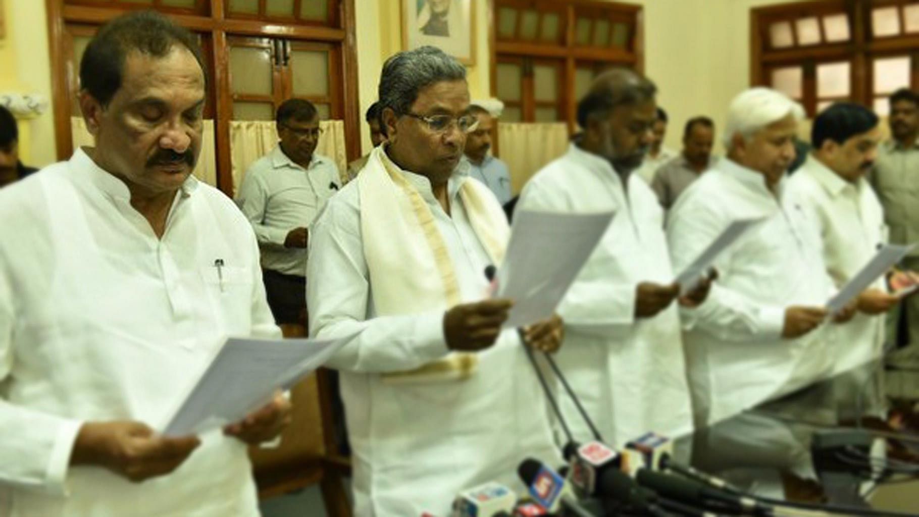Pressure is mounting on Karnataka chief minister Siddaramiah. (Photo Courtesy: <a href="http://www.thenewsminute.com/article/dysp-ganapathys-death-continues-shake-assembly-now-demand-cbi-investigation-46497"><i>The News Minute</i></a>)