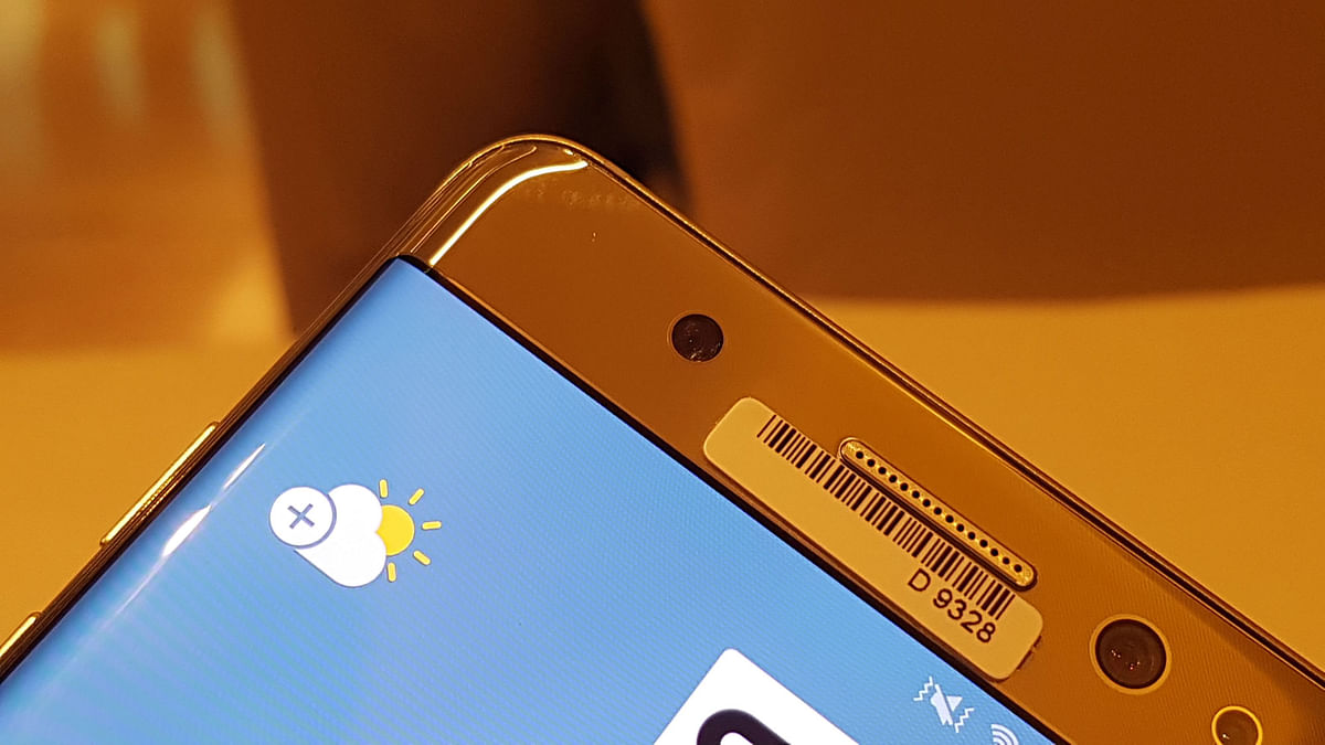 The latest Galaxy Note from Samsung comes with both fingerprint as well as an iris scanner.