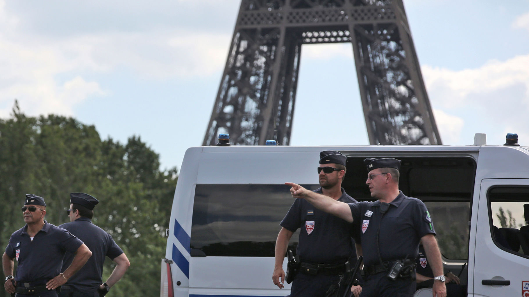 Witnesses claim of strong police and military presence at the Eiffel tower. Image used for representational purposes. (Photo: AP)