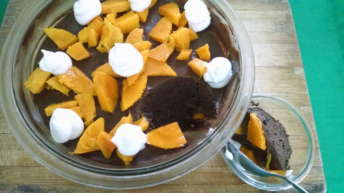 Mango and chocolate come together beautifully in this simple and delicious mousse.