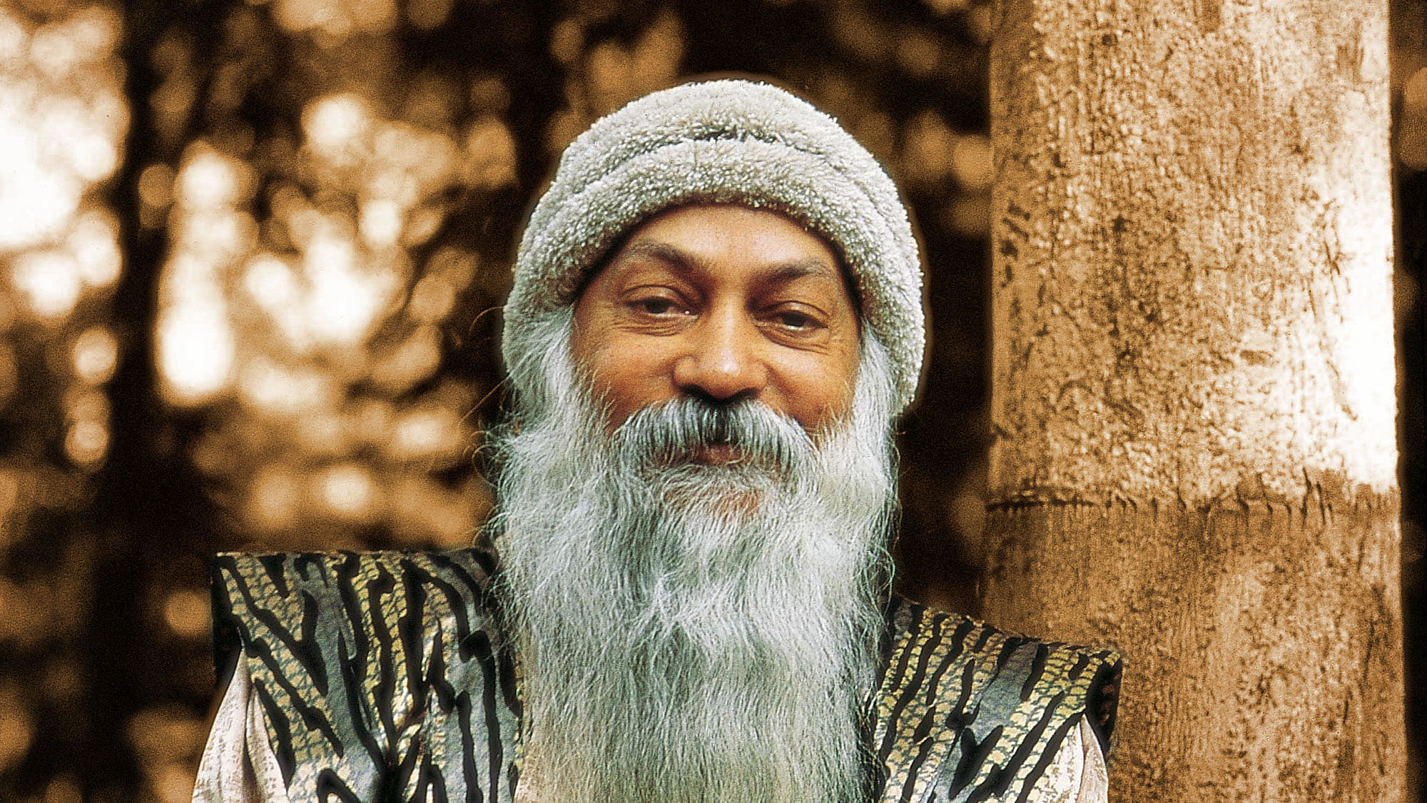 (Photo courtesy: <a href="http://www.sannyas.wiki/index.php?title=Images_of_Osho">sanyas.wiki</a>/Altered by <b>The Quint</b>)