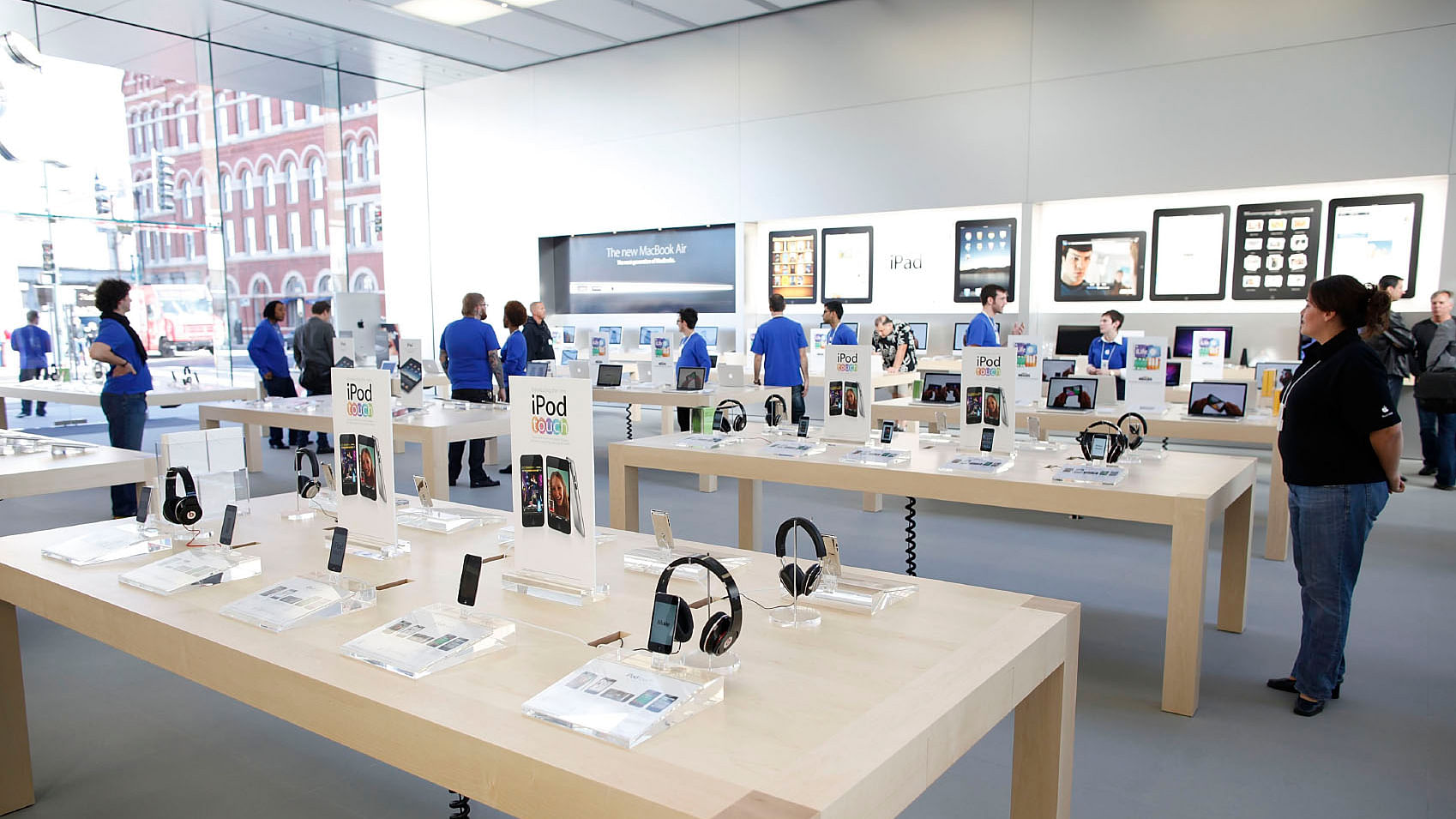 Apple stores are just a few signatures away in India. (Photo: iStockphoto)