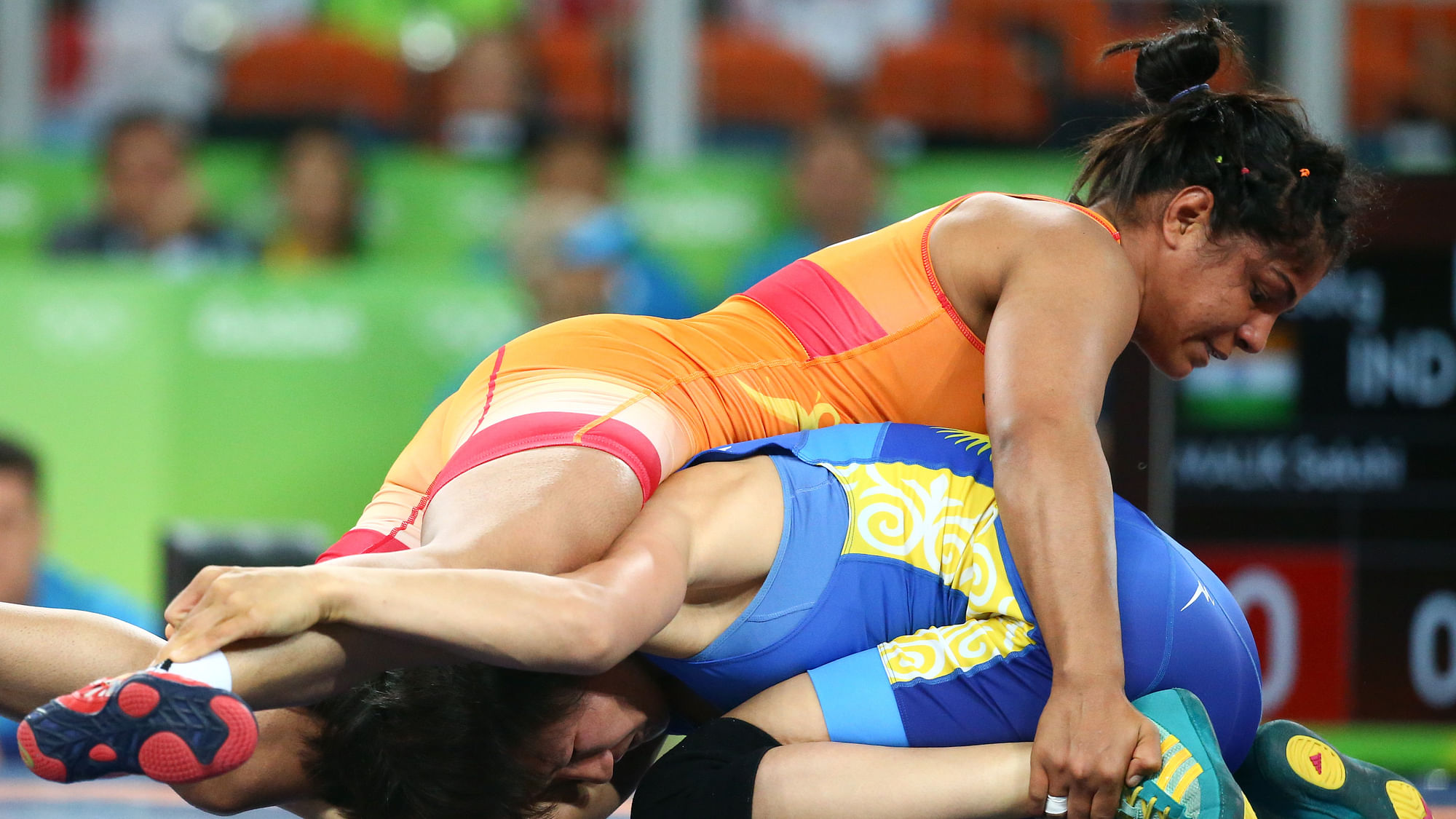 Sakshi Malik in action against Aisuluu Tynybekova of Kyrgyzstan in the match which won the Indian wrestler her bronze medal. (Photo: Reuters)