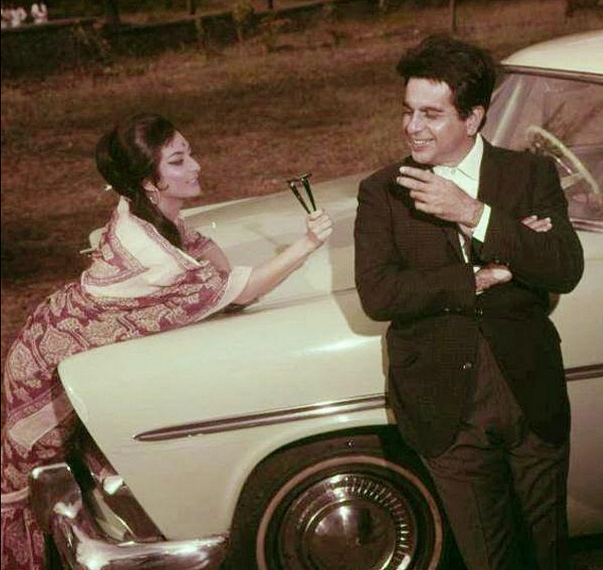 Dilip Kumar Birthday Special How Did Saira Banu Win Over Her Kohinoor Dilip Kumar