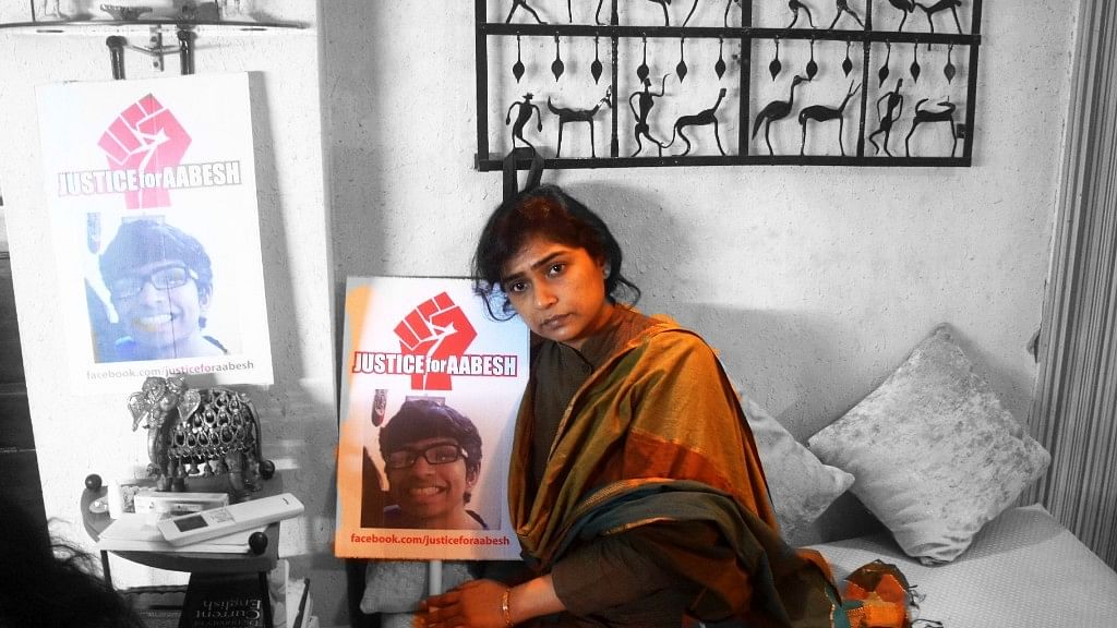  Aabesh Dasgupta’s mother, Rimjhim Dasgupta, at her Lake Avenue residence in South Kolkata. (Photo: Sujoy Dhar/ <b>The Quint</b>)