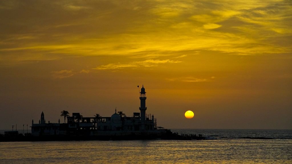 

Bombay High Court in its judgement on 26 August has allowed women to enter the inner sanctum of the Haji Ali Dargah in Mumbai. (Photo: iStock)