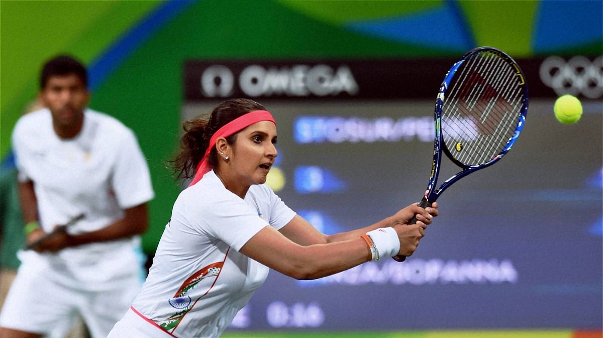 Sania Mirza and Rohan Bopanna lost to Venus Williams and Rajeev Ram in the semi-final of the mixed doubles event.