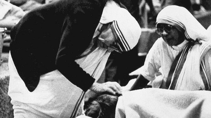 Author Aroup Chatterjee in his book questions Mother Teresa’s credibility as a world-famous charitable nun.