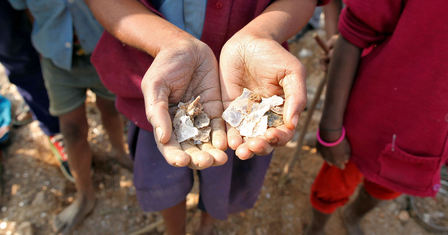 Illegal Mica Mining Continues Unabated in Jharkhand, Causing Death and  Disease – The Wire Science