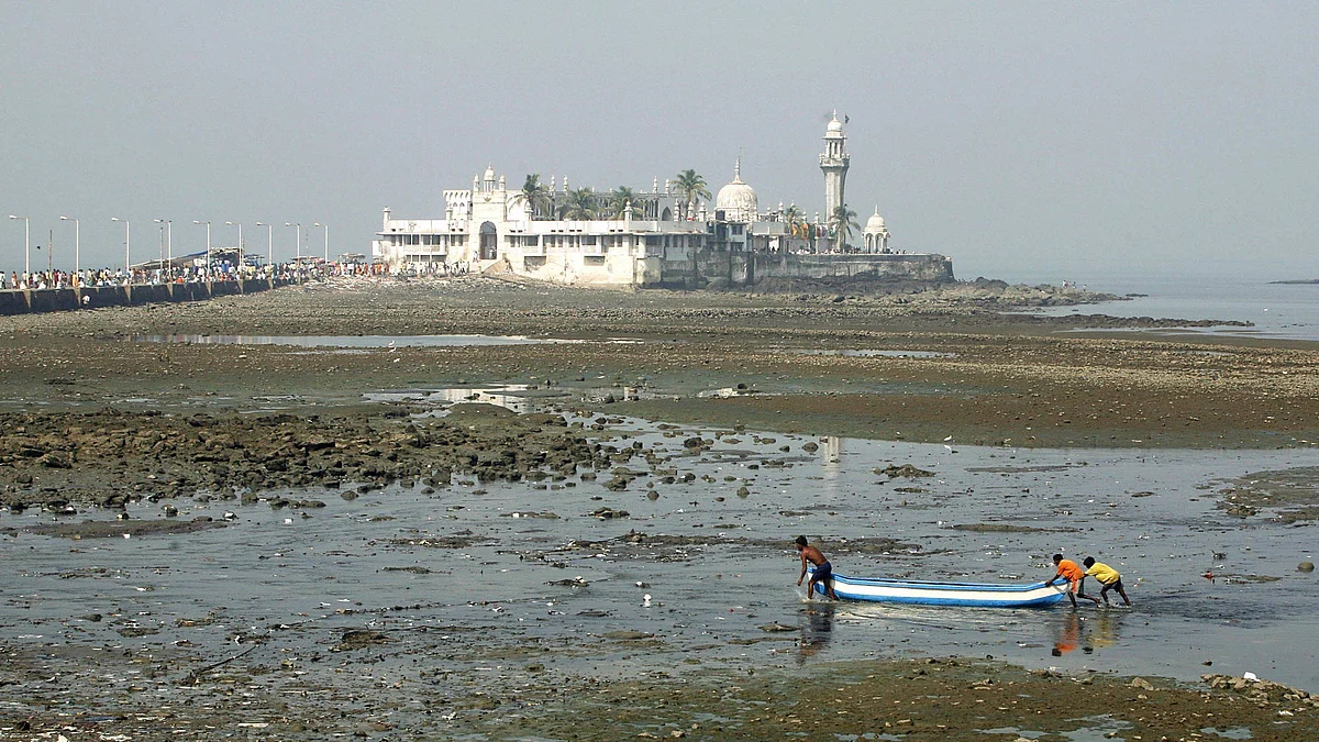 Women will not be ‘made’ to enter Haji Ali; they are free to choose not to go. (Photo: Reuters)
