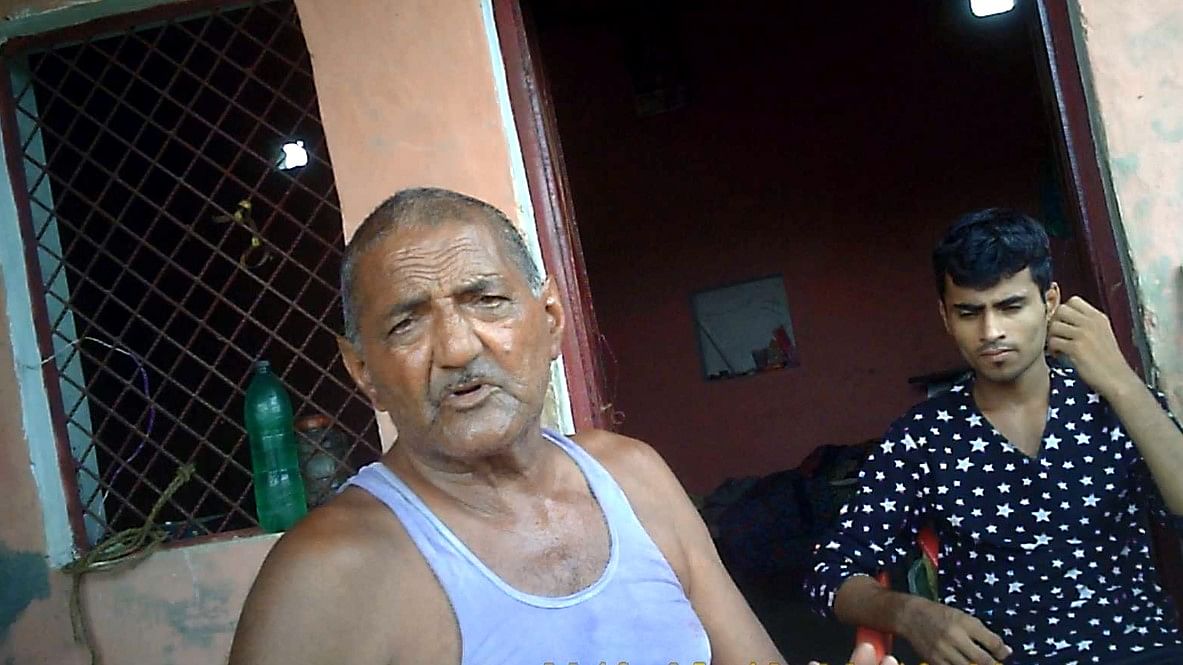 

Surajpal, the complainant, on spy cam. (Spy Cam Image: <b>The Quint</b>)