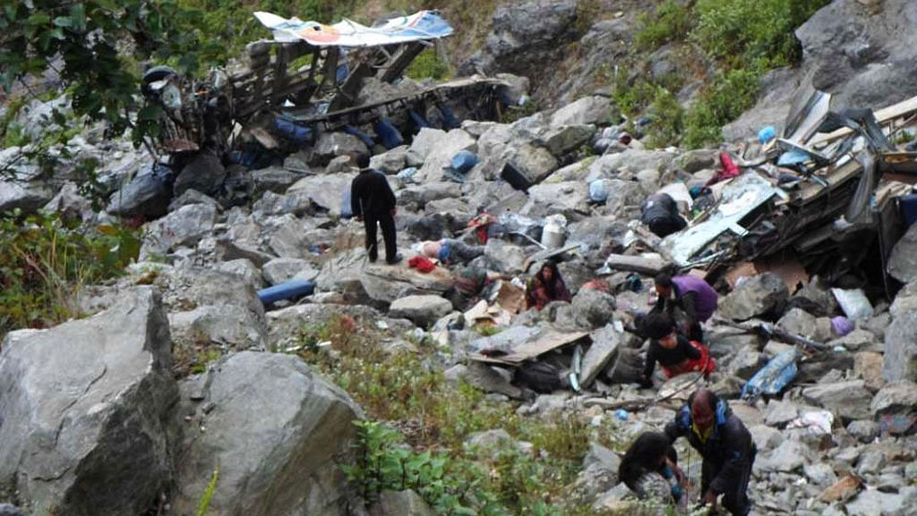 21 Killed, 16 Injured as Bus Falls Into River in Nepal