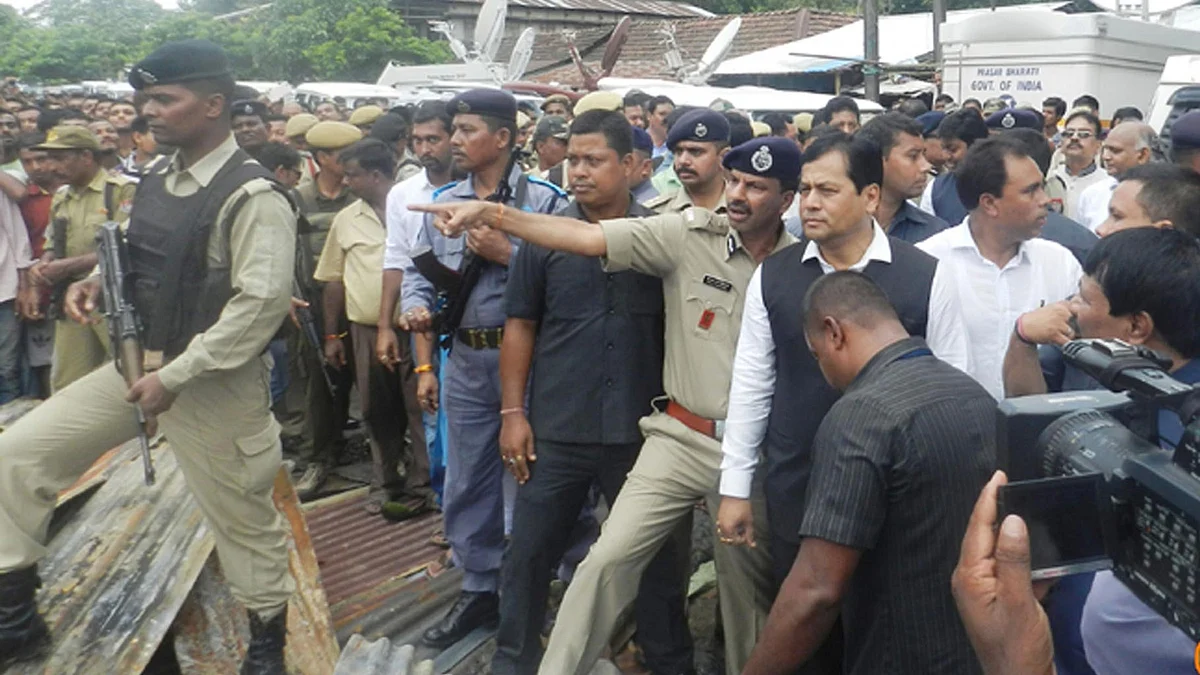 Assam Chief Minister Sarbananda Sonowal visits the site of Kokrajhar shooting on Sunday, 7 August 2016. (Photo: IANS)