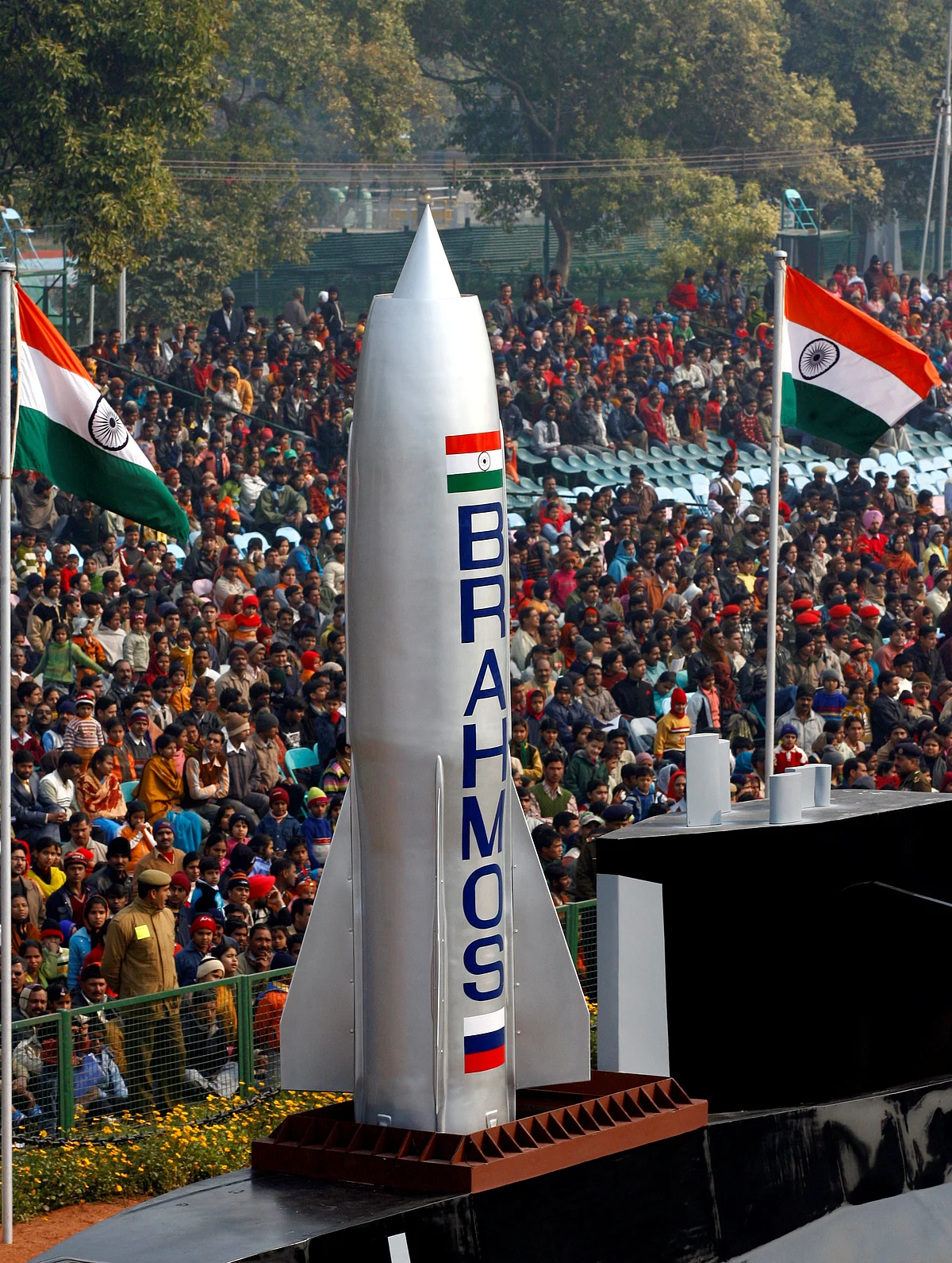 The supersonic BrahMos Cruise Missile has excellent dive attack capabilities and fits in the Indo-Sino border. (Photo: Reuters)