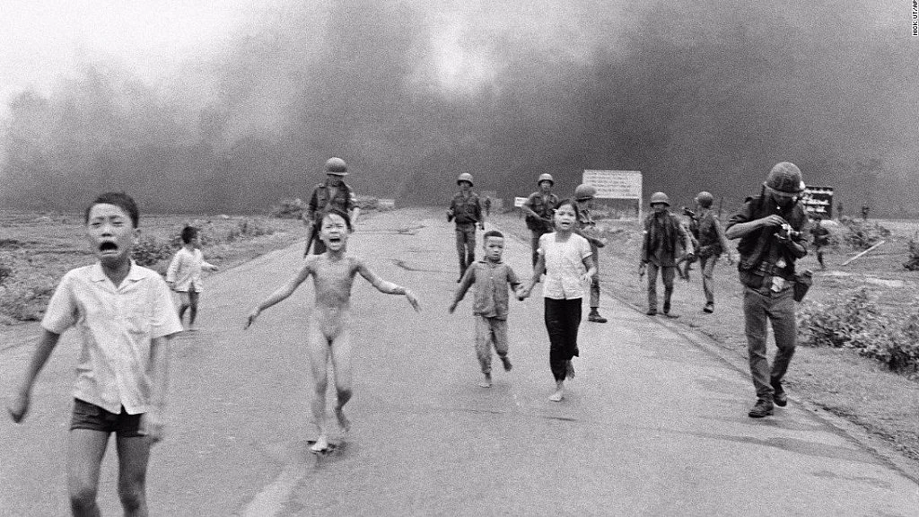 ‘The Terror of War’, a Pulitzer Prize winning image of the Vietnam war by Nick Ut. (Photo Courtesy: Twitter/<a href="https://twitter.com/69mib/status/774218502081306624">Man in Black</a>)