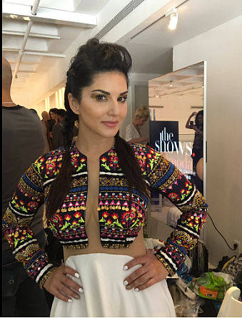 Sunny Leone walks for New York Fashion Week. (Photo Courtesy: <a href="https://twitter.com/DanielWeber99">Twitter/@DanielWeber99</a>)