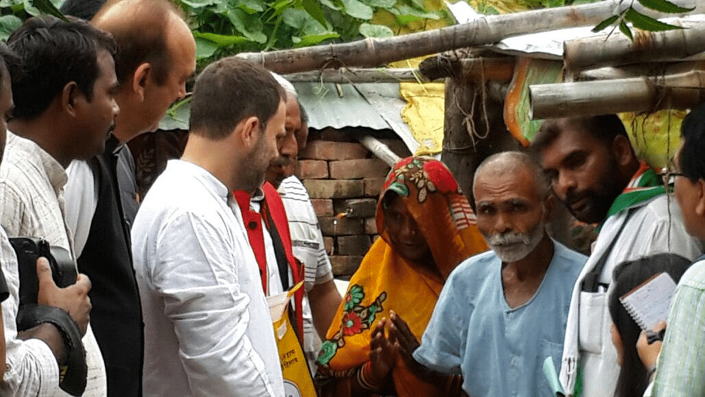 Rahul Gandhi meets women in Rudrapur during his mahaytra (Photo: Twitter/ <a href="http://https://twitter.com/UPCC_Official/status/773045282477080576">@UPCC_Official</a>)