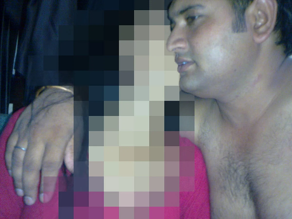 Sandeep Kumar, caught in the blasphemous act of... kissing. (Photo Courtesy: Anonymous Source to <b>The Quint</b>)
