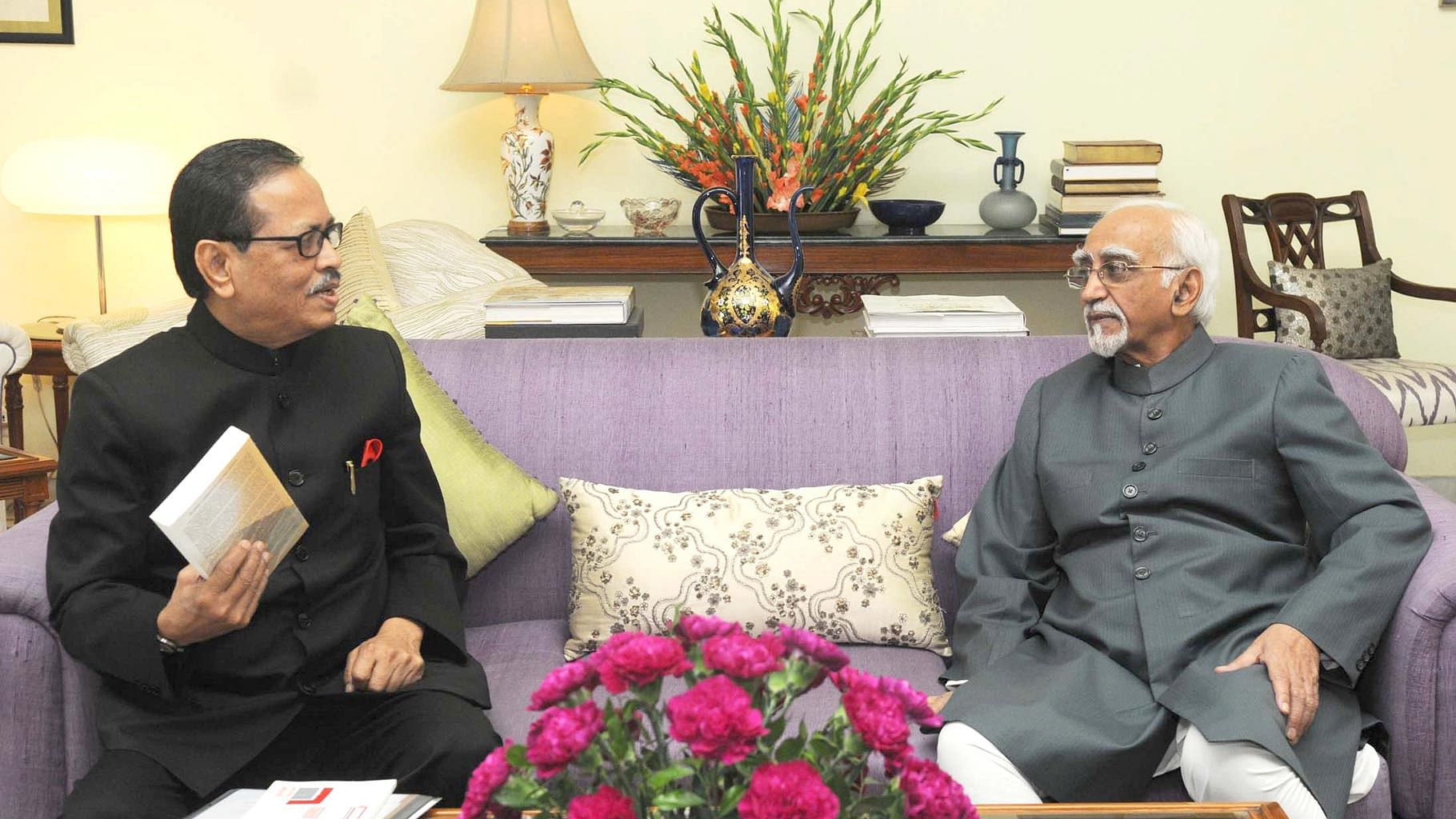The Governor of Arunachal Pradesh JP Rajkhowa with Vice President, Shri Mohd Hamid Ansari, in New Delhi on 12 June 2015. (Photo Courtesy: PIB)