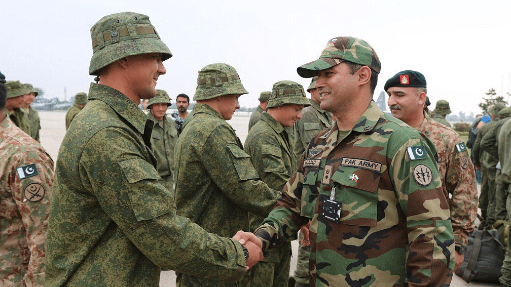 A contingent of Russian ground forces arrived in Pakistan for first ever Pak-Russian joint exercise. (Photo: Twitter/<a href="https://twitter.com/AsimBajwaISPR">@<b>AsimBajwaISPR</b></a>)