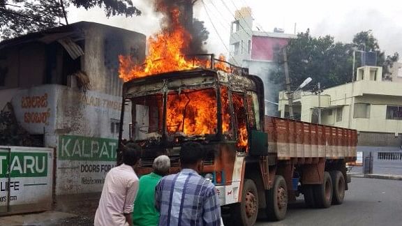 Bengaluru burnt as the Cauvery dispute worsened on Monday. (Photo Courtesy: Shikha)