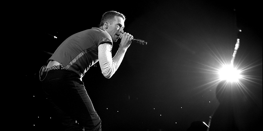 Chris Martin gives a tribute to Gene Wilder. (Photo Courtesy: <a href="https://twitter.com/MyPlaceCare_Atl">Twitter/@MyPlaceCare_Atl</a>)