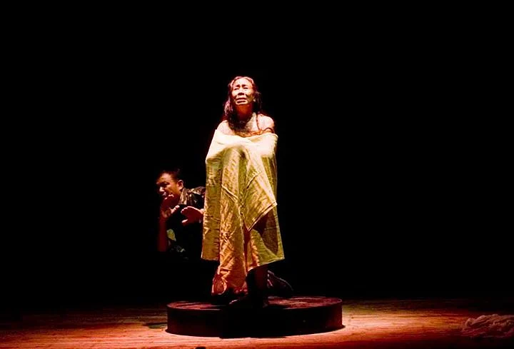 Sabitri Heisnam in performance. (Photo Courtesy: <a href="http://www.nelive.in/north-east/art-culture/politics-indigenous-theatre">NE Live</a>)