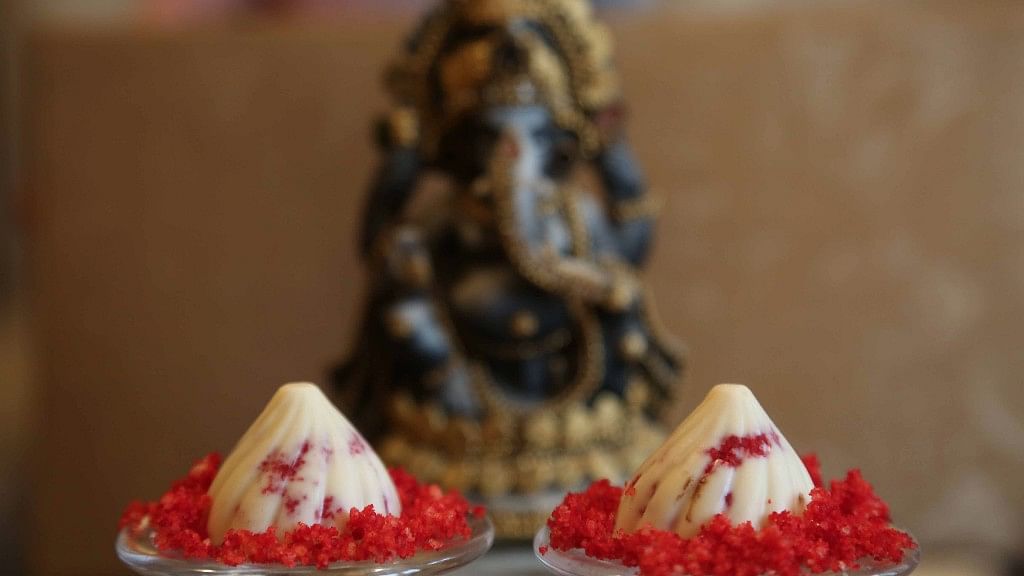 Red velvet <i>modaks </i>by Neeru’s Cakes &amp; Desserts (Photo: <b>The Quint</b>)