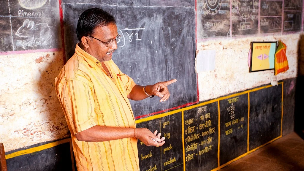 A teacher taking classes in a Hindi medium school. (Photo: iStock)