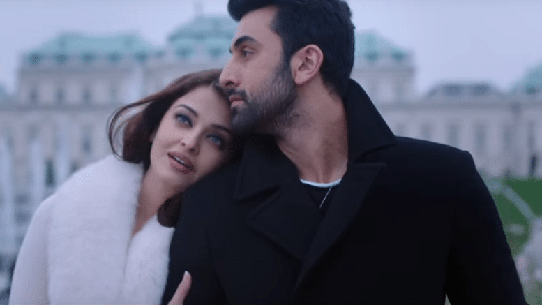 Romancing The Older Woman: Bollywood’s  Trysts  Before ‘ADHM’