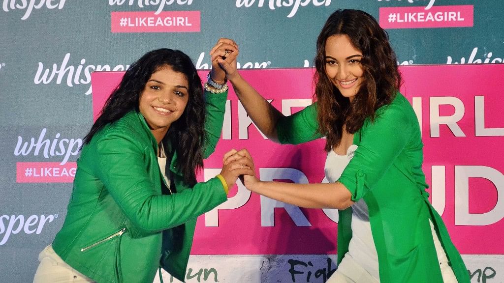 Sakshi Malik and Sonakshi Sinha at the event. (Photo: Yogen &nbsp;Shah)