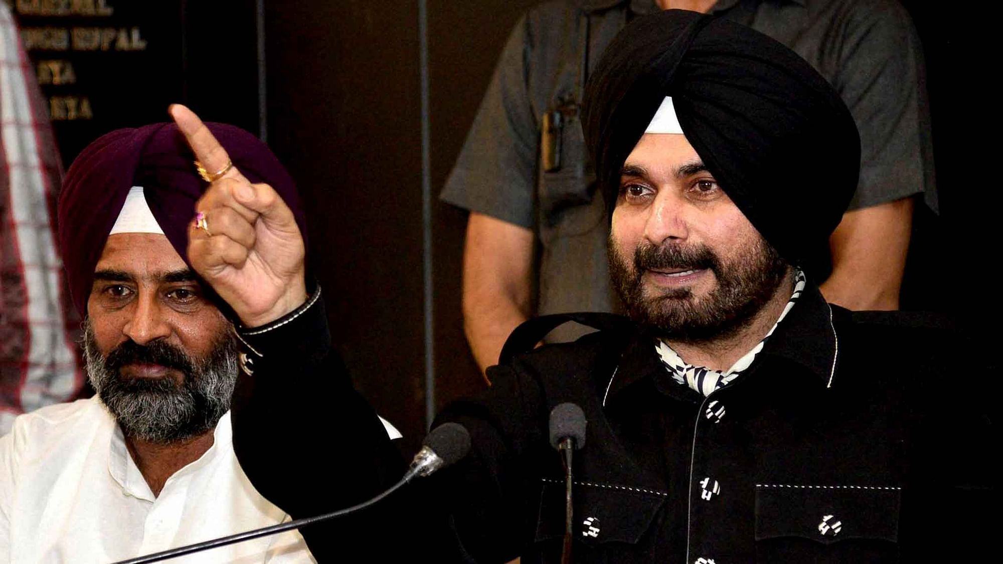 Navjot Singh Sidhu announces his new political front, Awaz-e-Punjab in a press conference in Chandigarh. (Photo Courtesy: PTI) 
